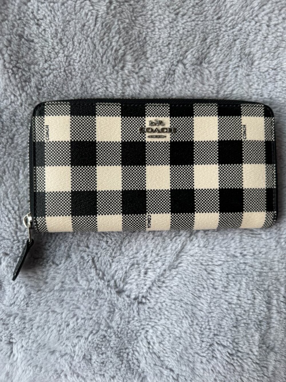 Coach Gingham Accordion Zip Wallet Plaid F39145 Excellent Condition